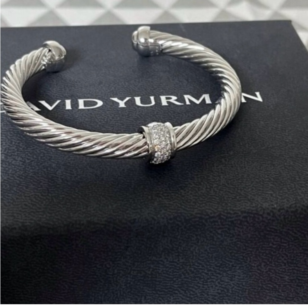 Women’s bracelet